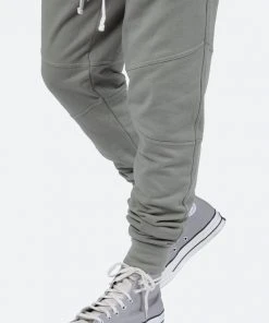 Mnml Cuffed Sweatpants - Olive