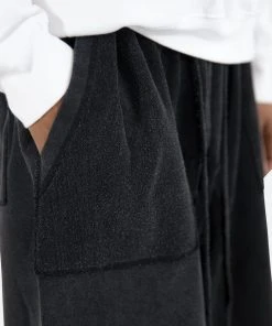 Mnml Half Reverse Shorts - Black