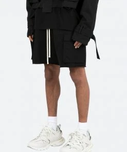 Mnml Relaxed Cargo Shorts - Black