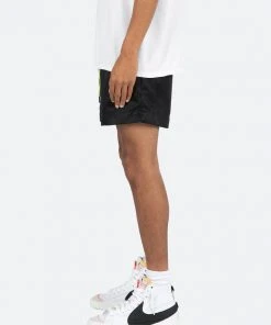 Mnml Summer Shorts - Black Bottoms