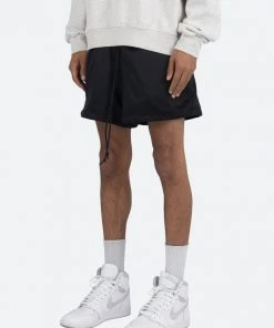 Mnml Warm Up Mesh Shorts - Black Bottoms